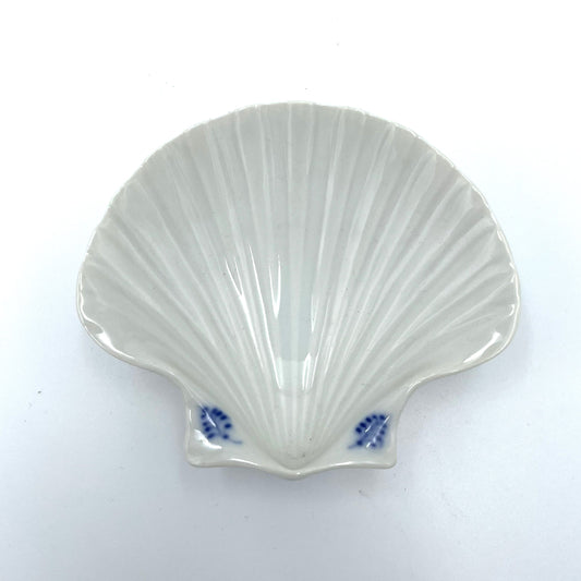 Royal Copenhagen Blue Fluted '2032' Shell Pin Dish - 10cm