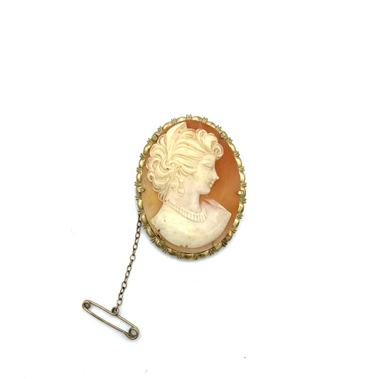 Antique Cameo Shell Brooch in 9ct Gold - 4cm